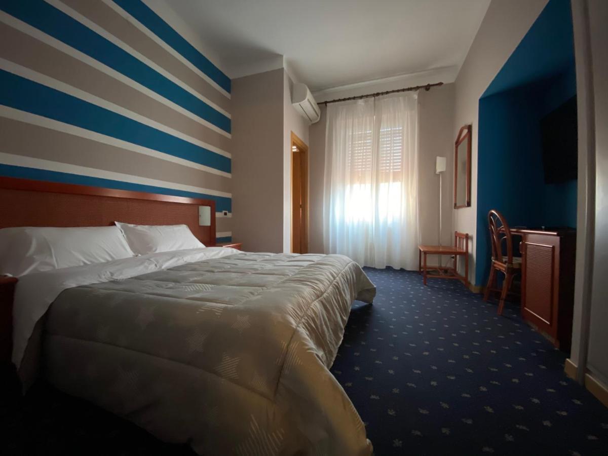 Hotel Kristina Imperia Exteriör bild