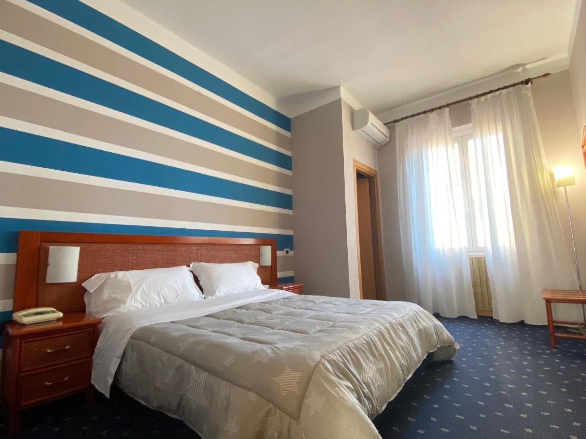 Hotel Kristina Imperia Exteriör bild