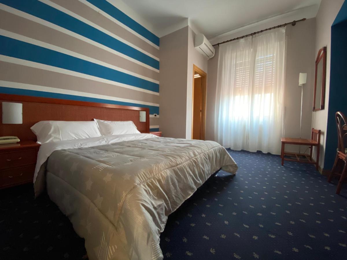 Hotel Kristina Imperia Exteriör bild