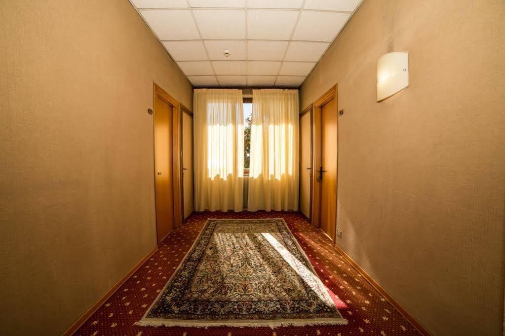 Hotel Kristina Imperia Exteriör bild