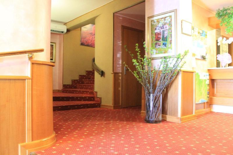Hotel Kristina Imperia Exteriör bild