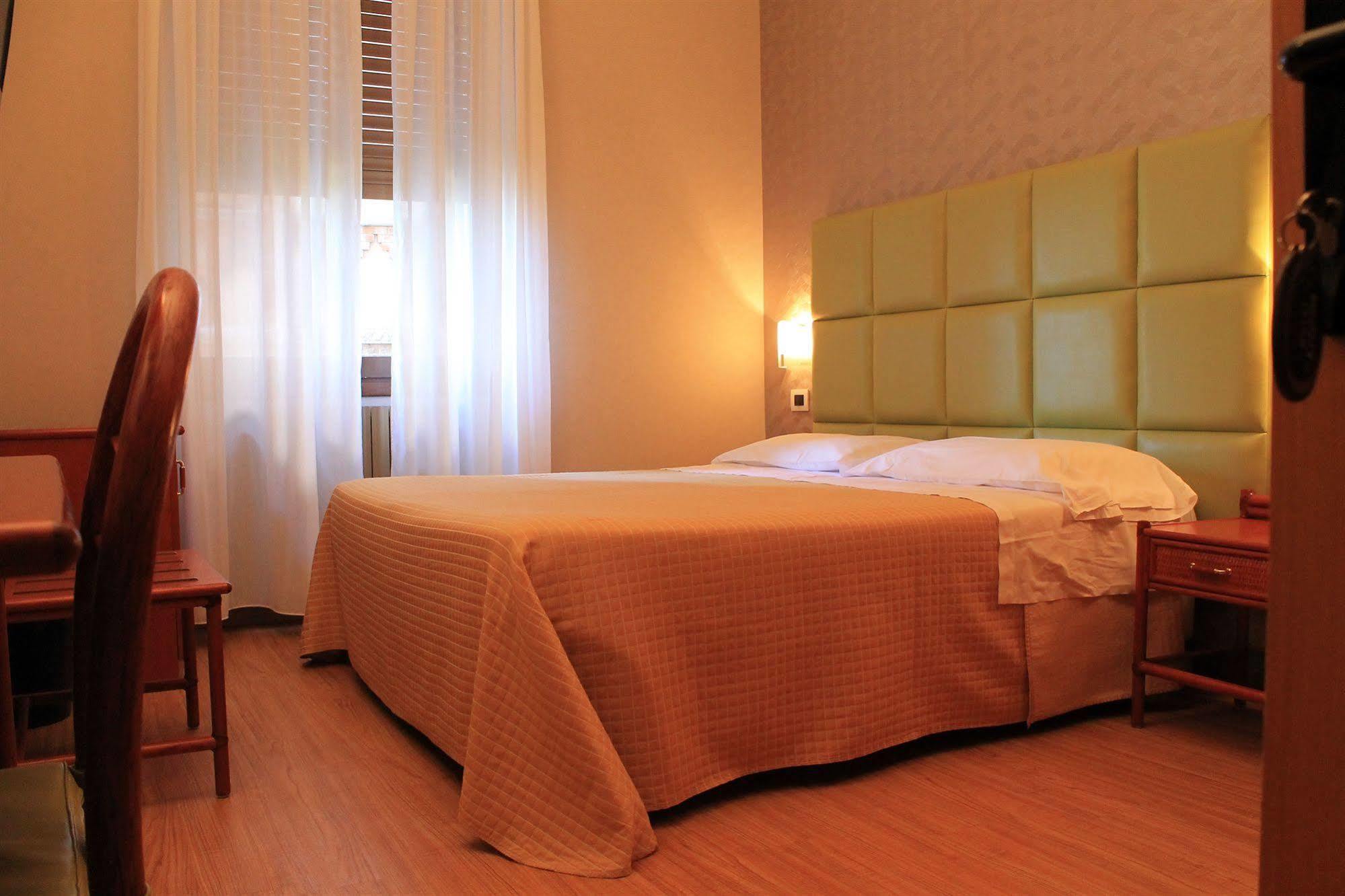 Hotel Kristina Imperia Exteriör bild
