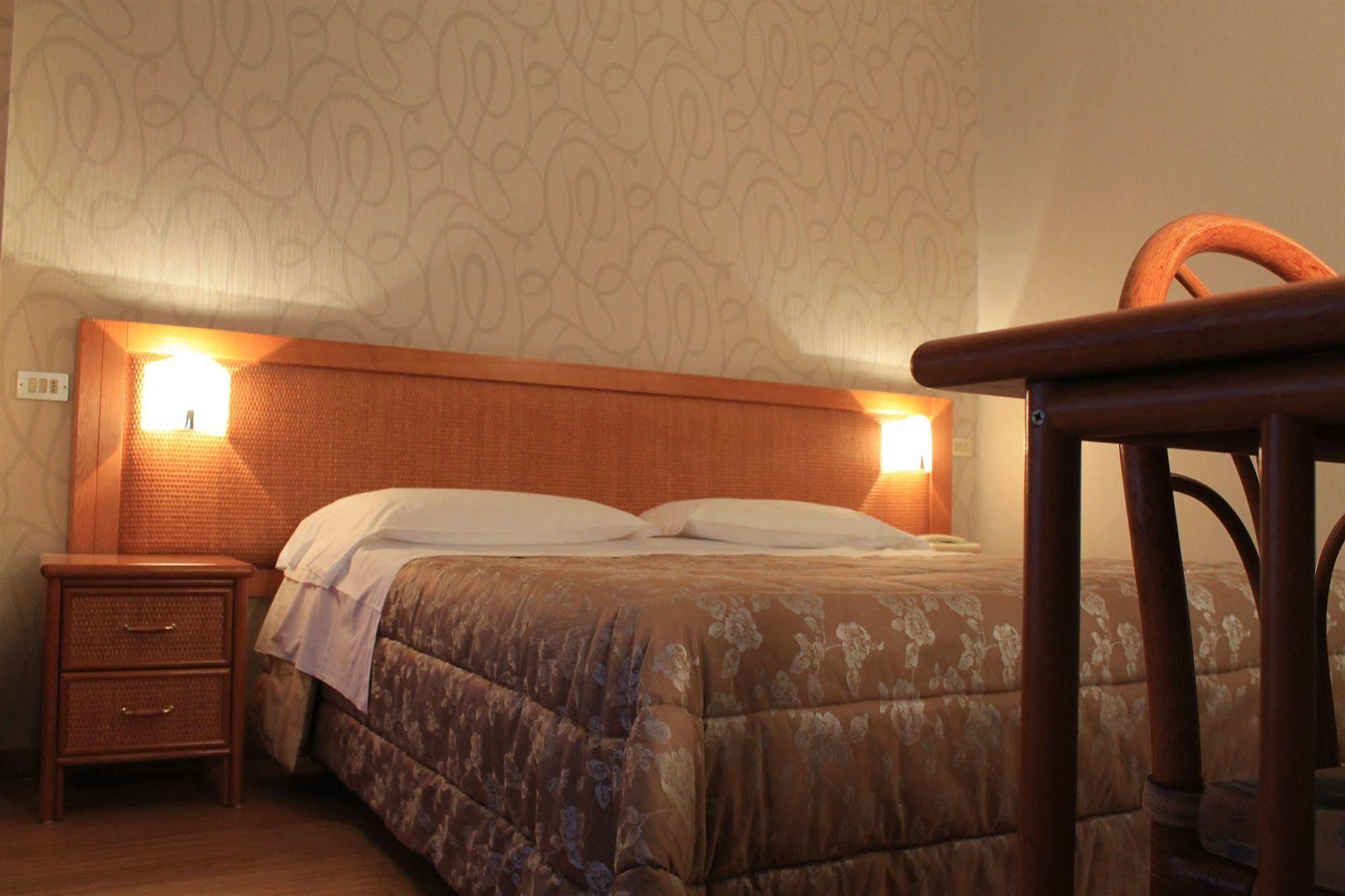 Hotel Kristina Imperia Exteriör bild
